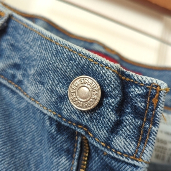 Levi's Y2K Vintage 550 Medium Wash High Waisted Relaxed Fit Tapered Leg Jeans 6 - Picture 10 of 15